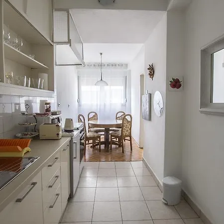 Jelena Apartamento Split
